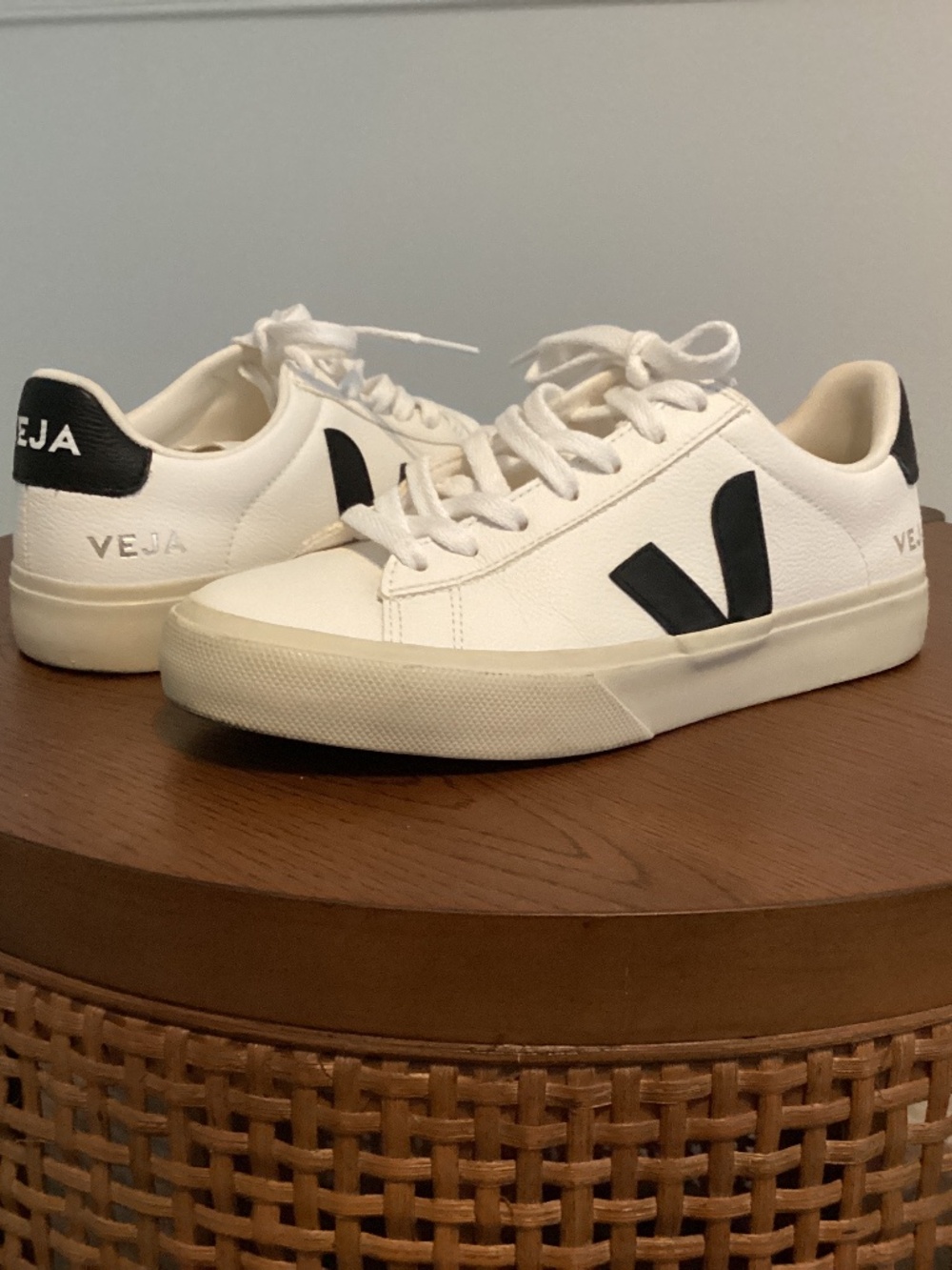 Veja Campo black/white